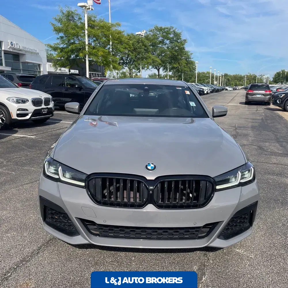 2022 BMW 5-Series M550xi