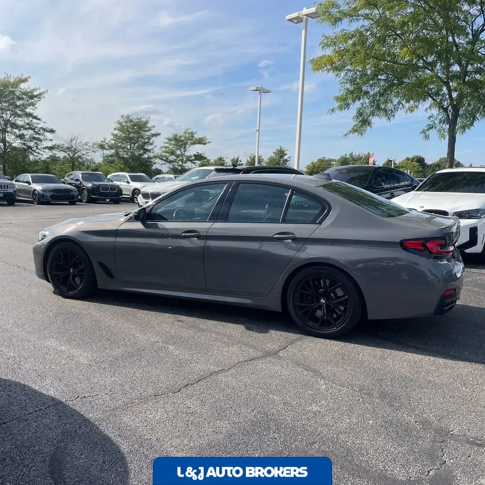 2022 BMW 5-Series M550xi