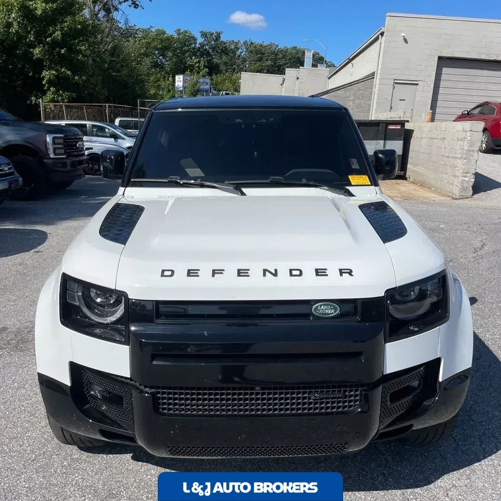 2023 Land Rover Defender 130 X-Dynamic SE