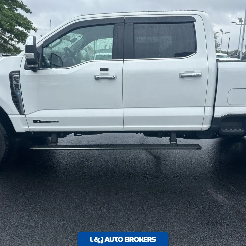 2025 Ford F-350 Super Duty Lariat