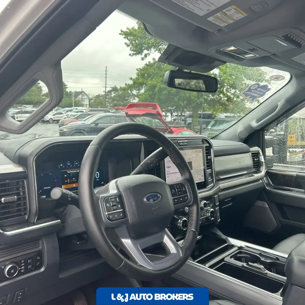 2025 Ford F-350 Super Duty Lariat