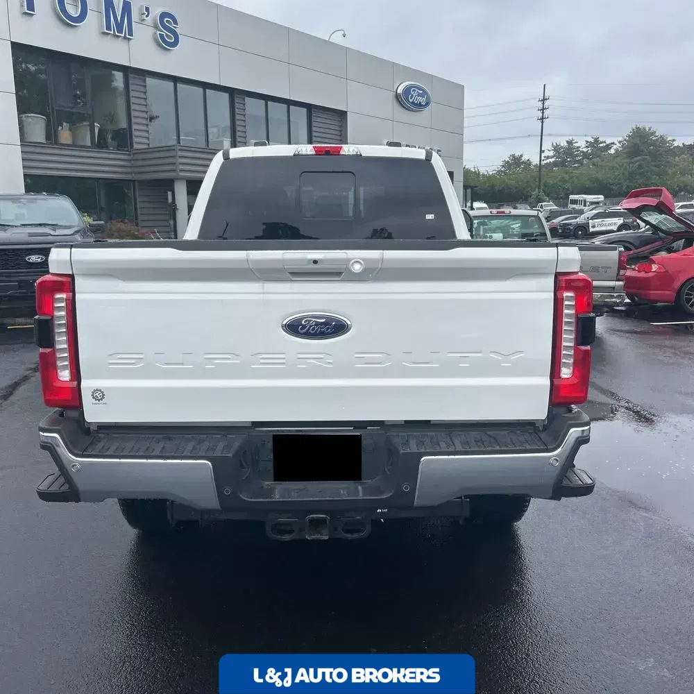 2025 Ford F-350 Super Duty Lariat