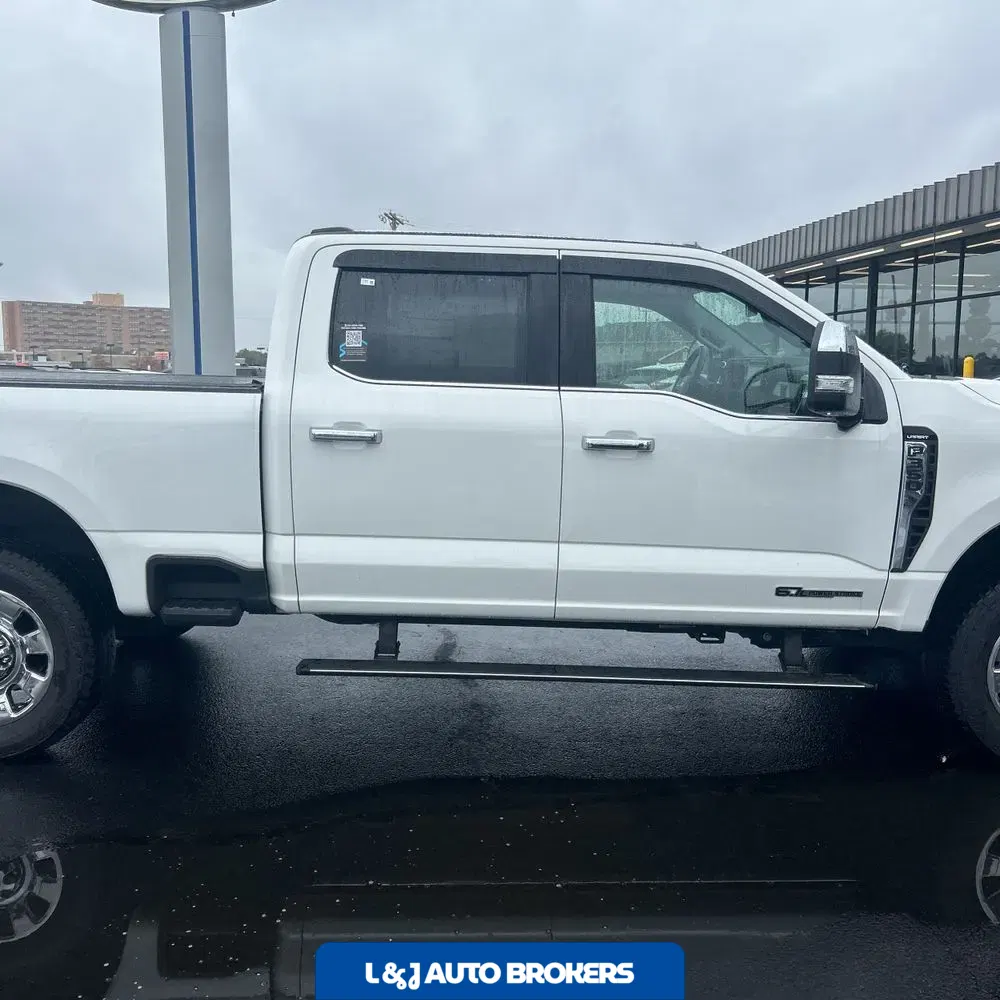 2025 Ford F-350 Super Duty Lariat
