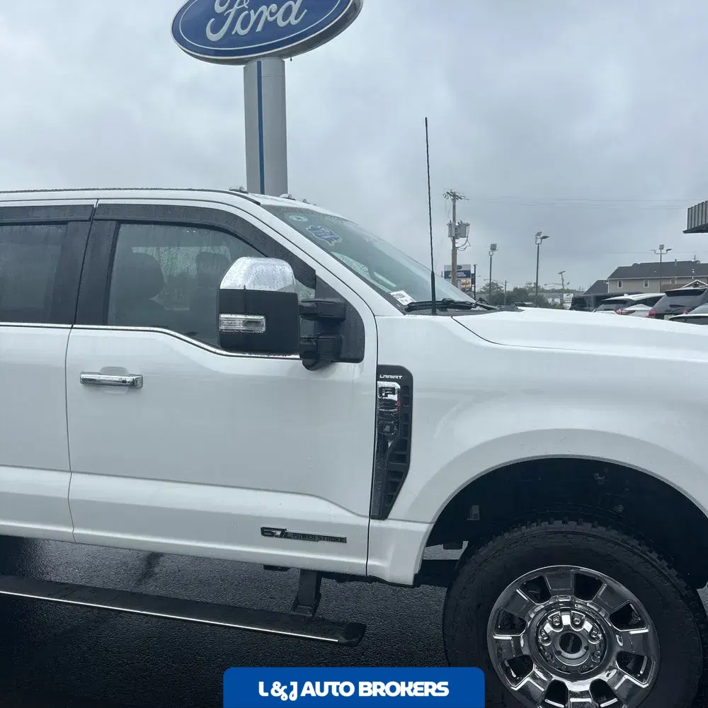 2025 Ford F-350 Super Duty Lariat