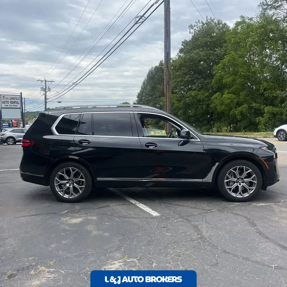 2025 BMW X7 XDrive40i