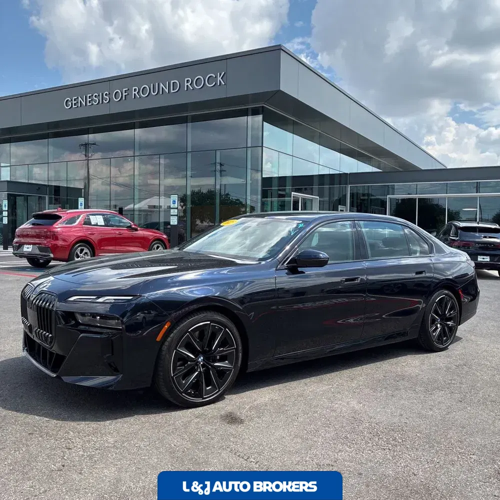2023 BMW 7-Series 740i