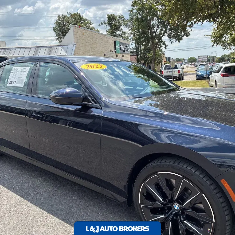 2023 BMW 7-Series 740i