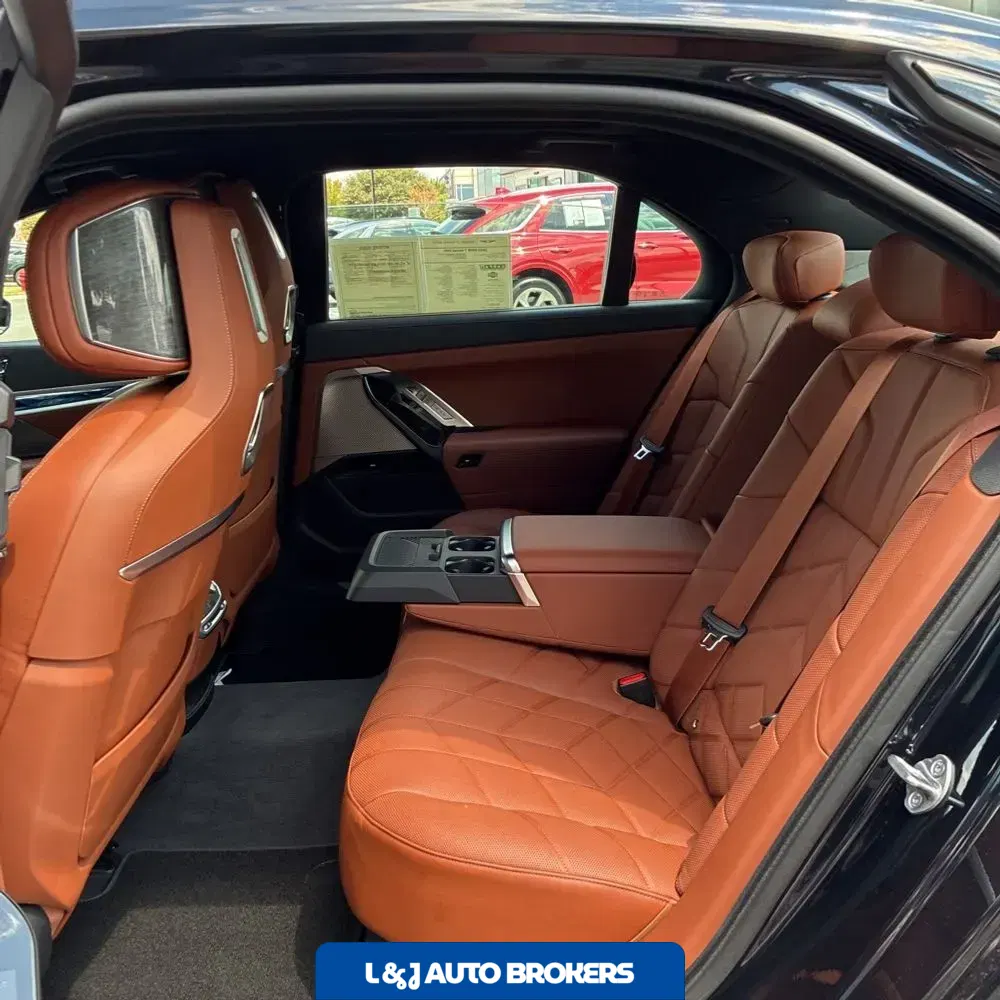 2023 BMW 7-Series 740i