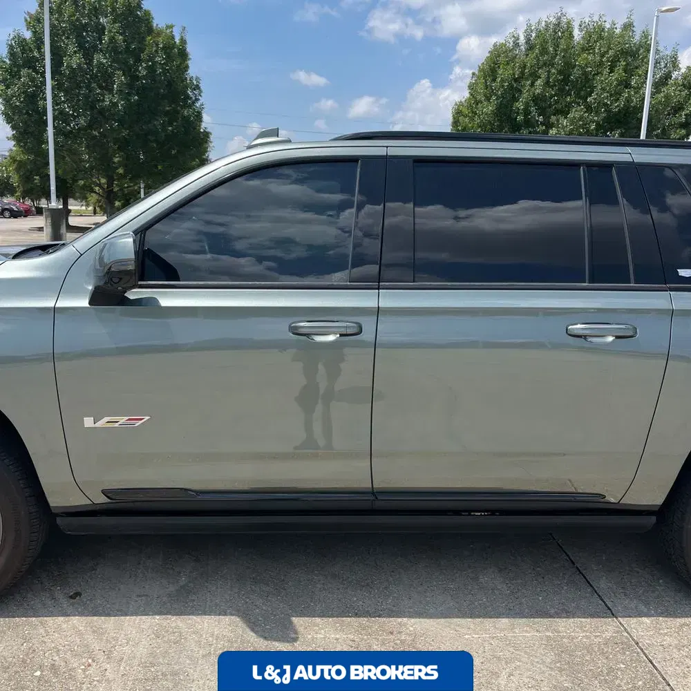 2023 Cadillac Escalade-V ESV Base
