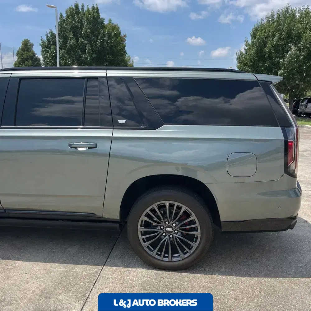 2023 Cadillac Escalade-V ESV Base