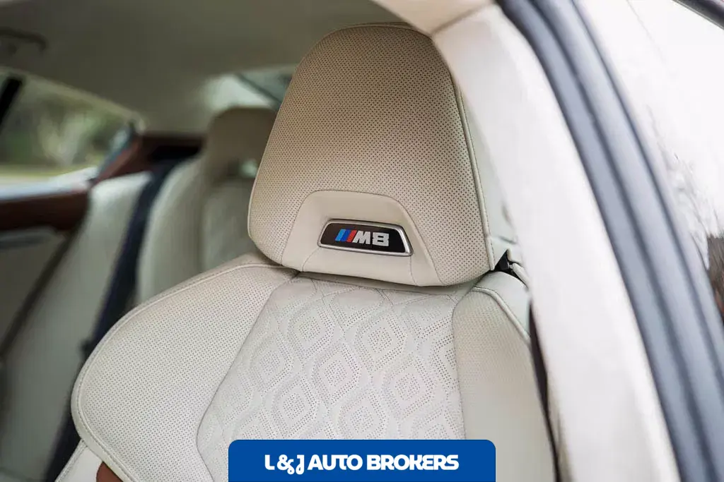 2020 BMW M8 First Edition 1/400