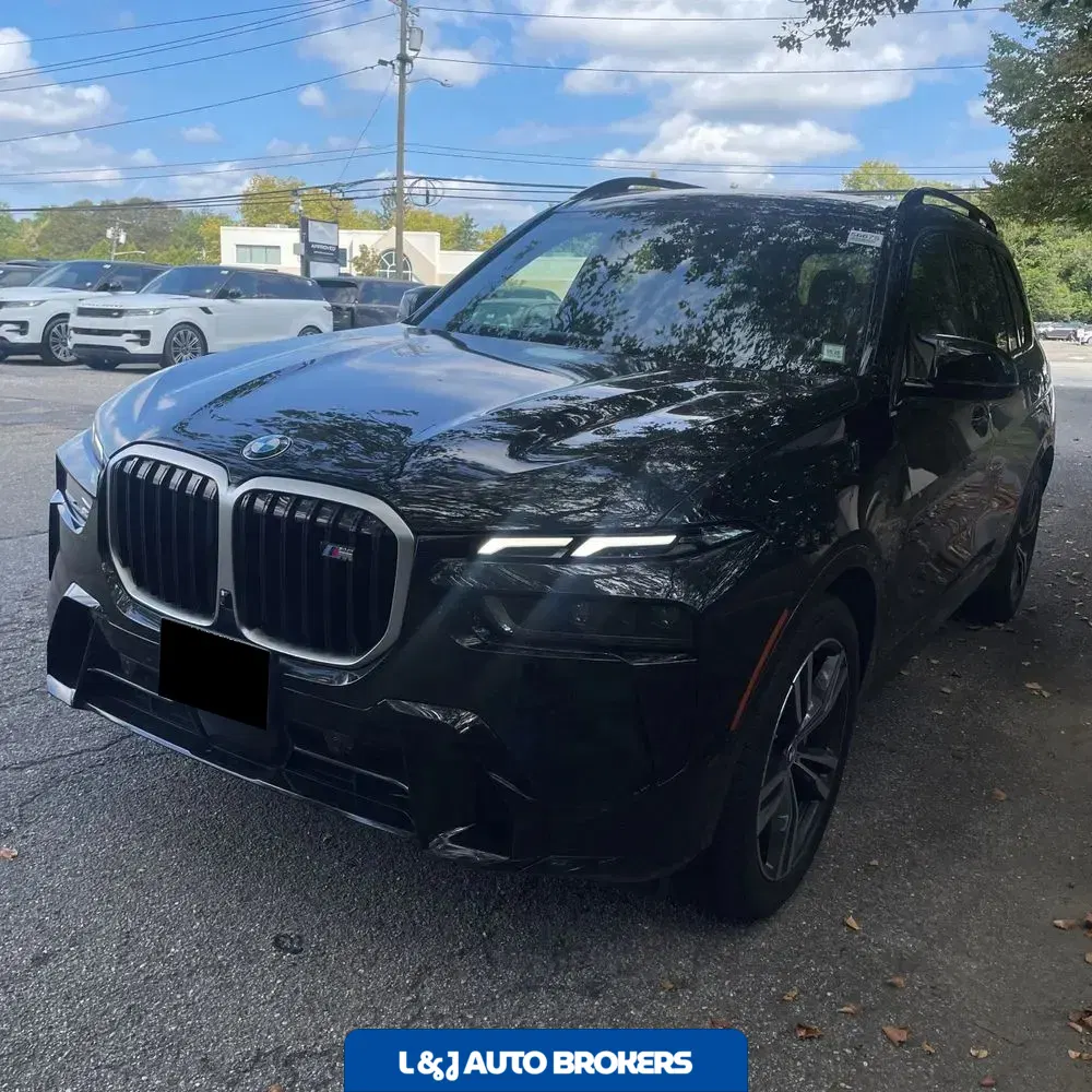2023 BMW X7 M60i