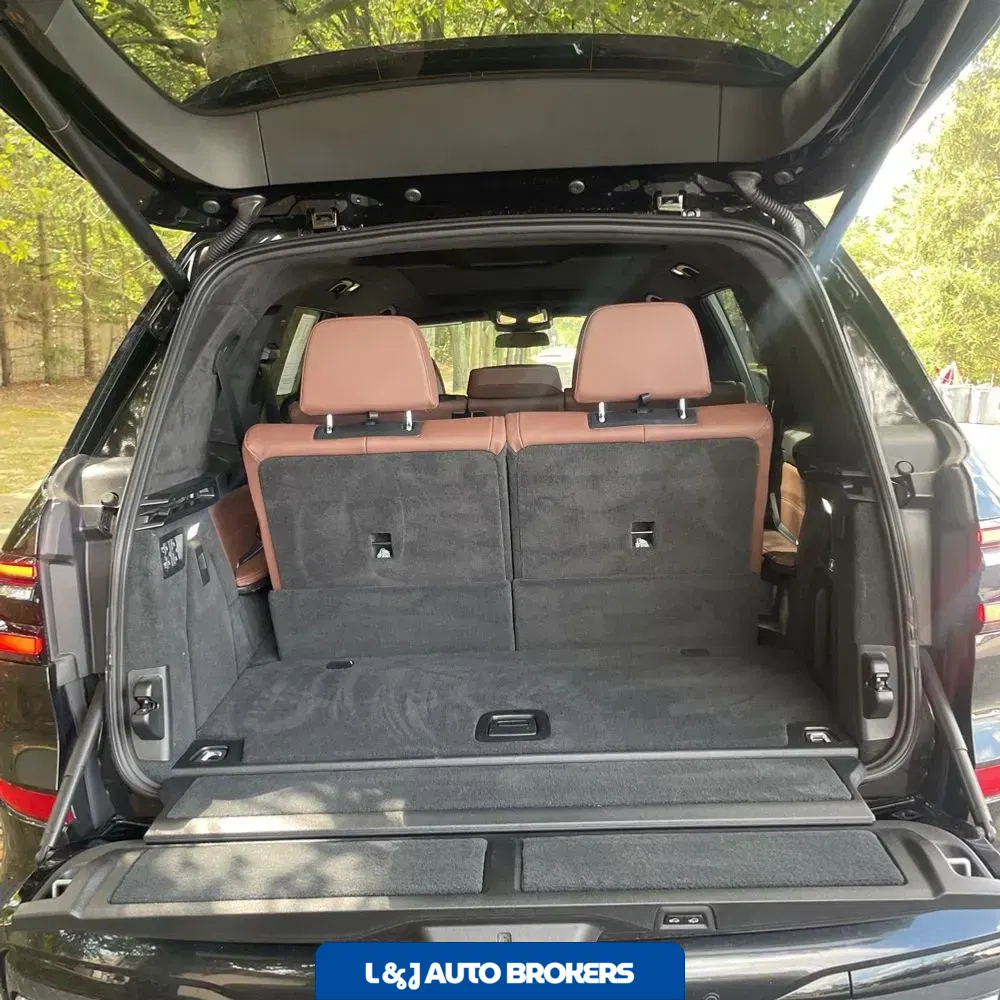2023 BMW X7 M60i