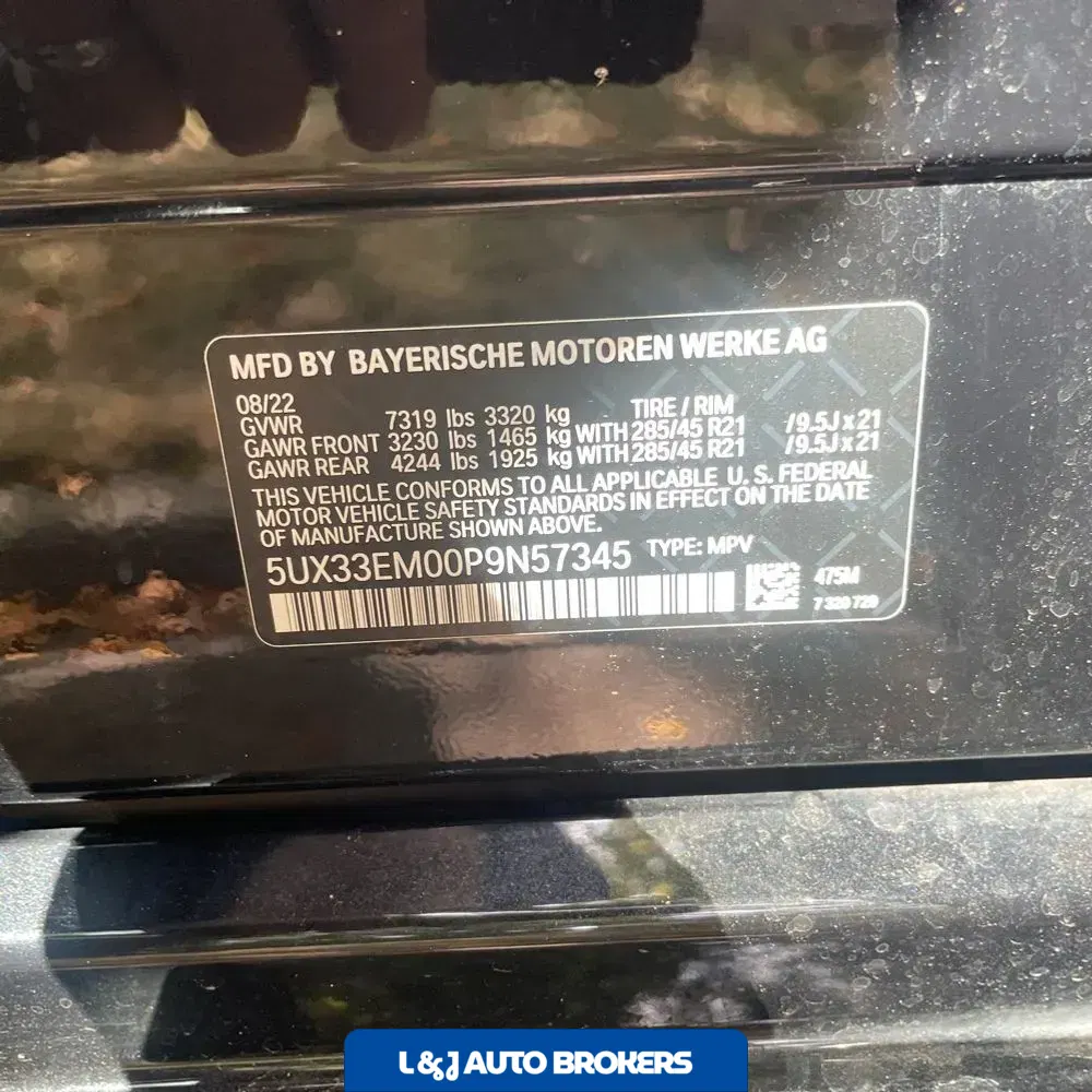 2023 BMW X7 M60i