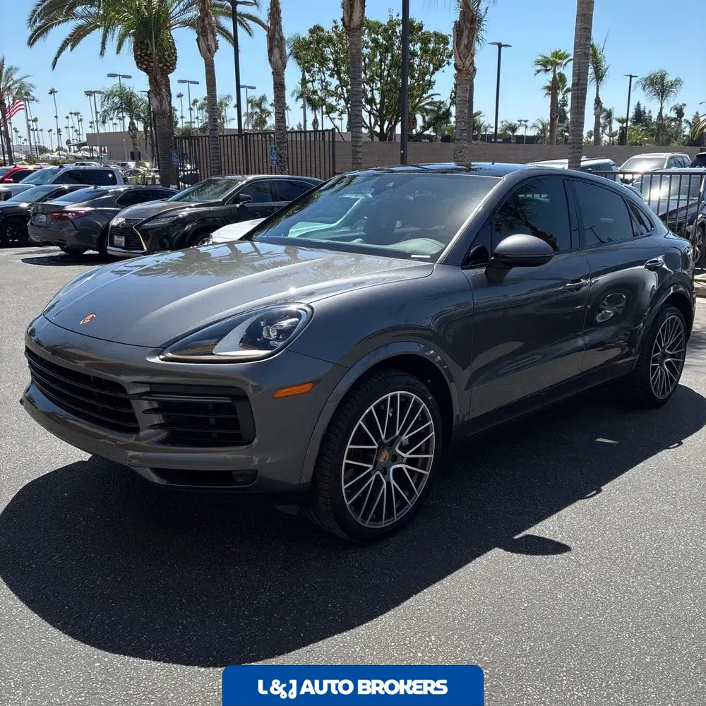 2022 Porsche Cayenne Base
