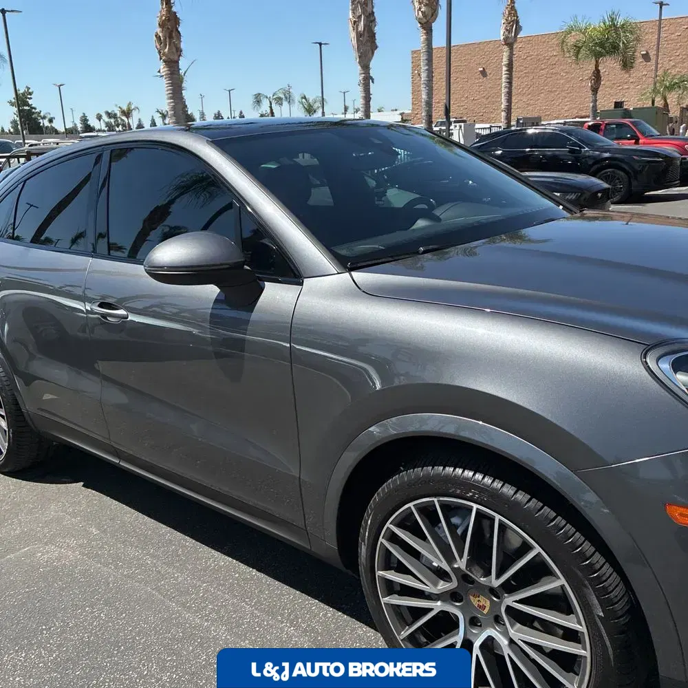 2022 Porsche Cayenne Base