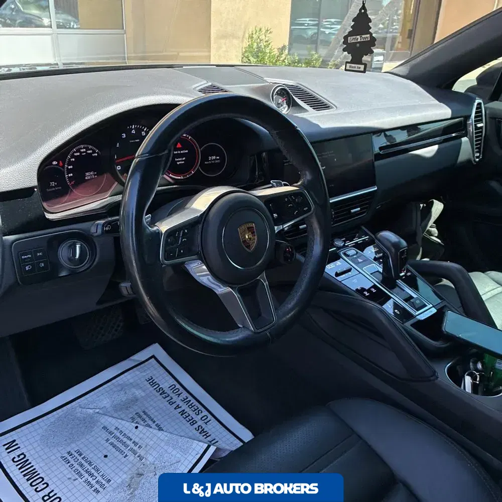 2022 Porsche Cayenne Base
