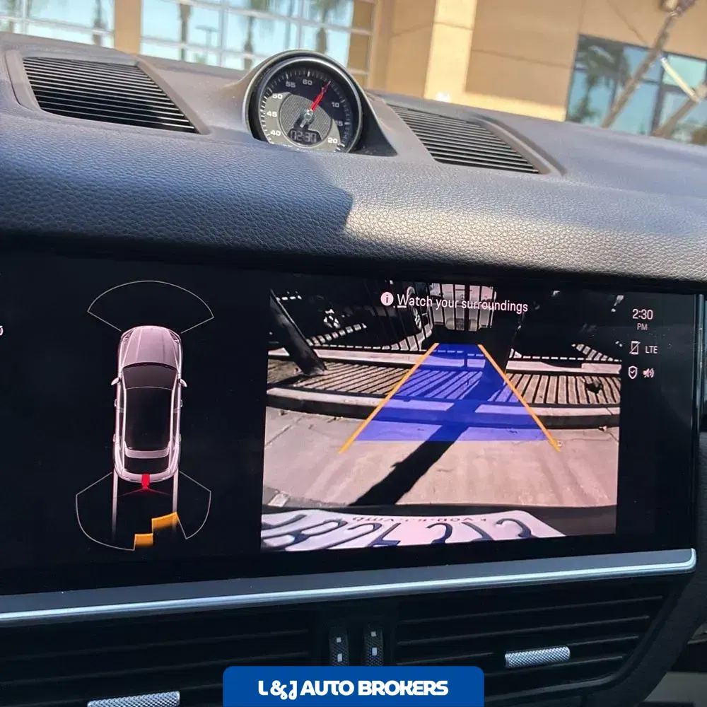 2022 Porsche Cayenne Base