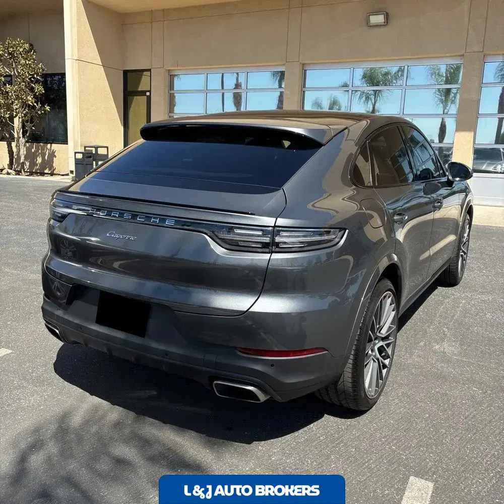 2022 Porsche Cayenne Base