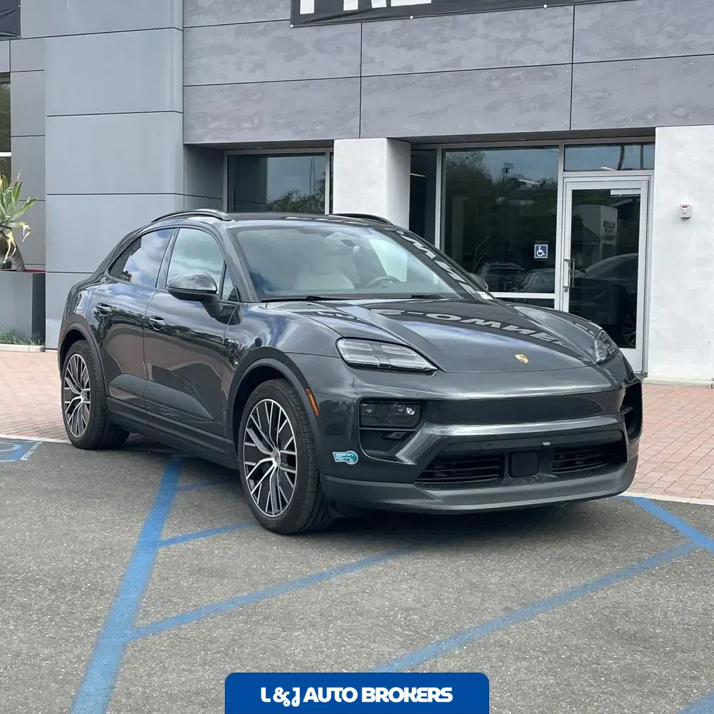 2024 Porsche Macan EV 4