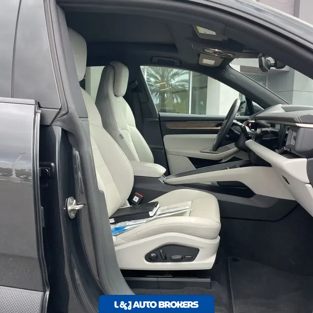 2024 Porsche Macan EV 4