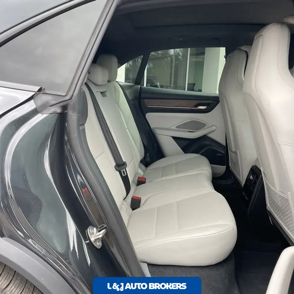 2024 Porsche Macan EV 4