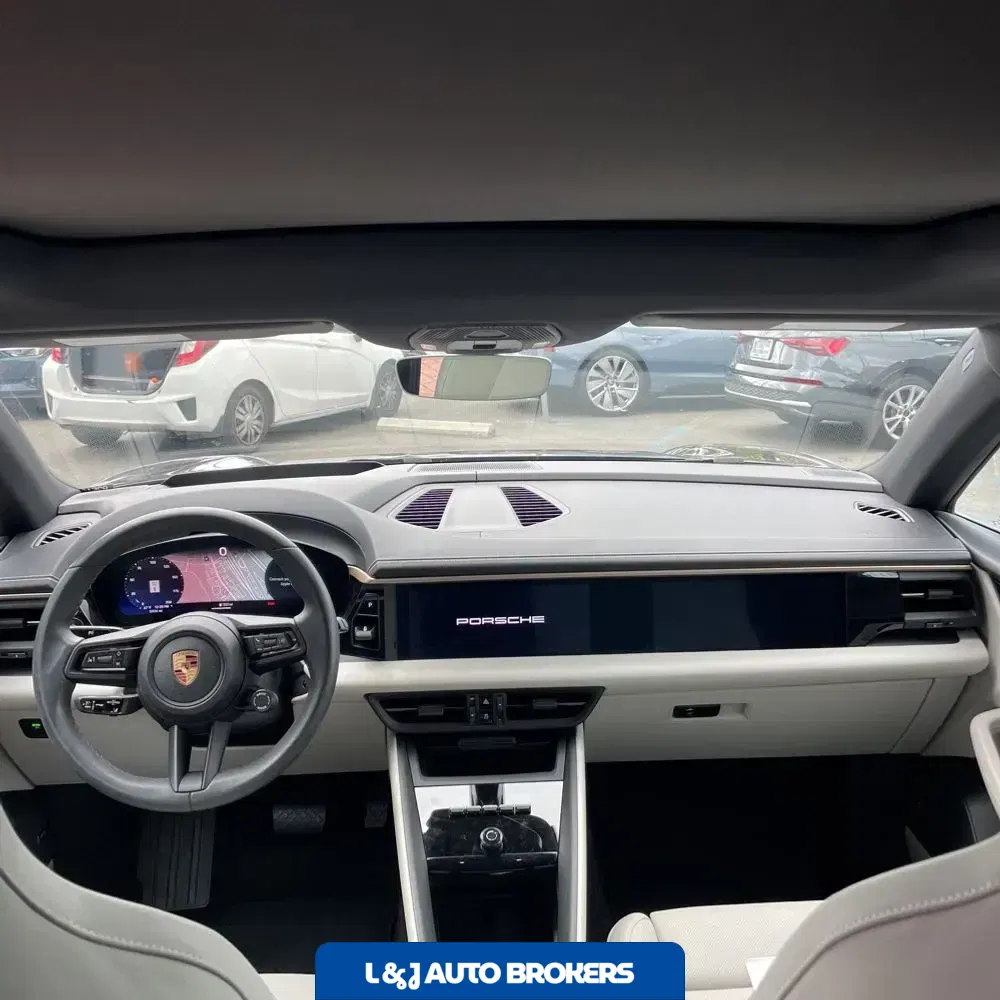 2024 Porsche Macan EV 4