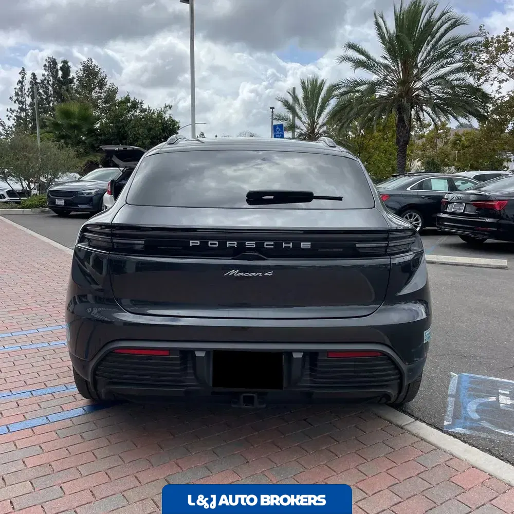 2024 Porsche Macan EV 4
