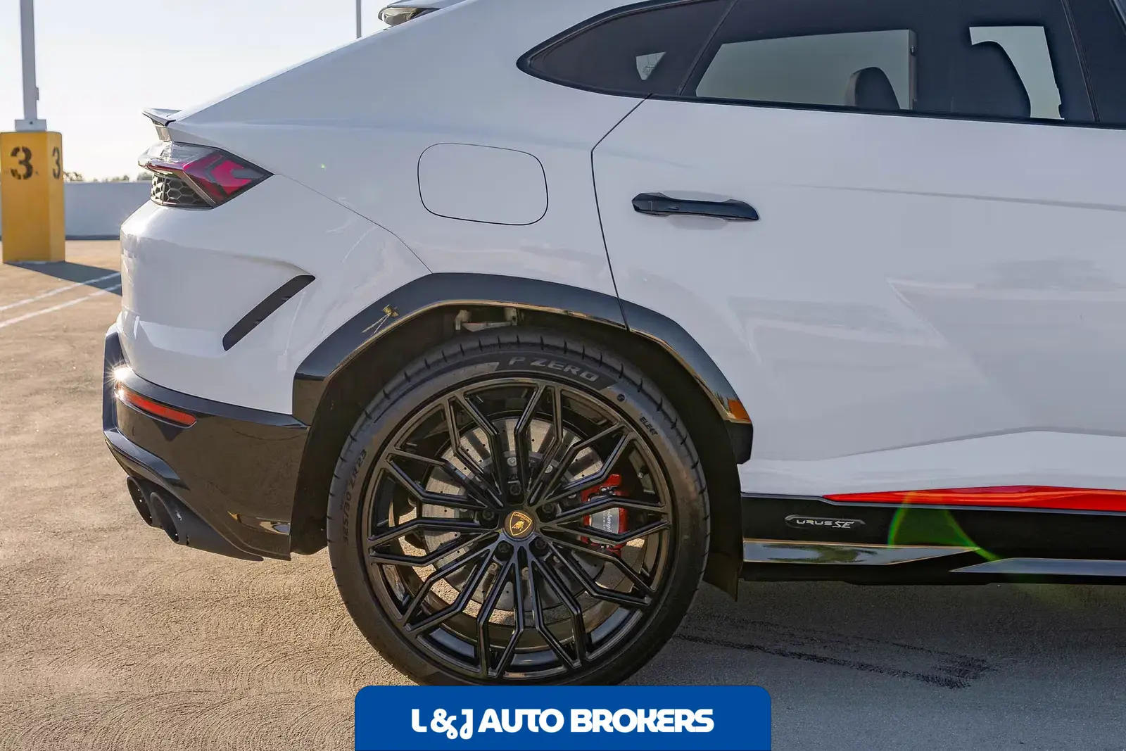 2025 Lamborghini Urus SE