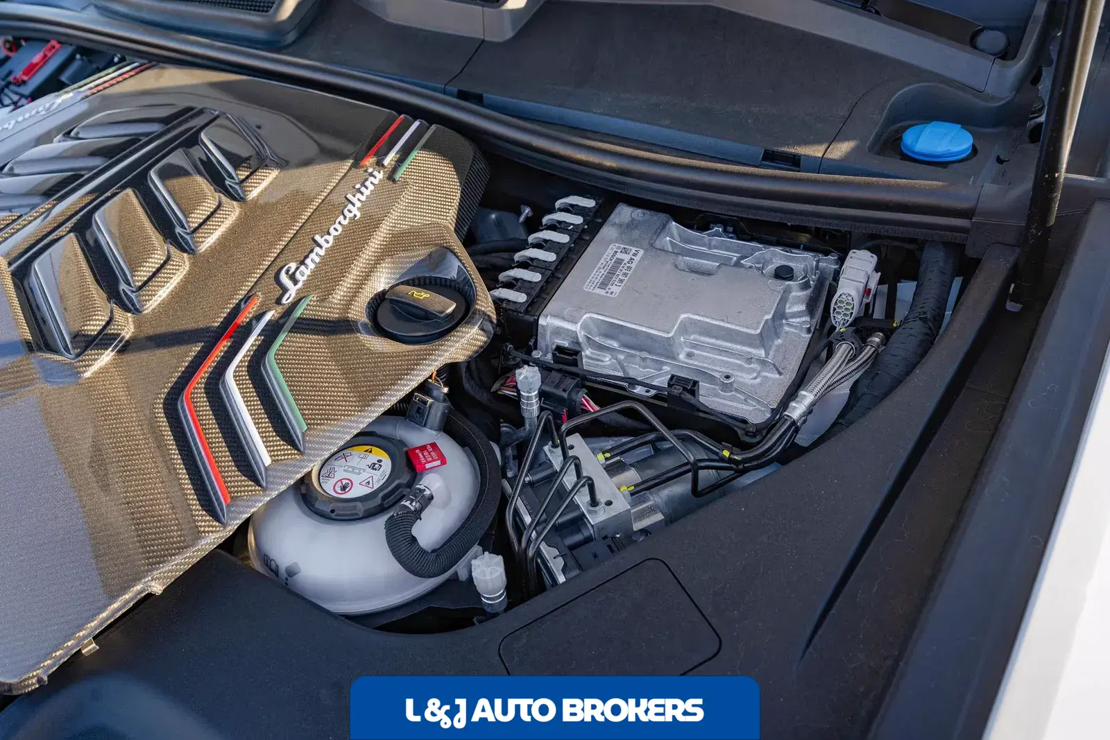 2025 Lamborghini Urus SE