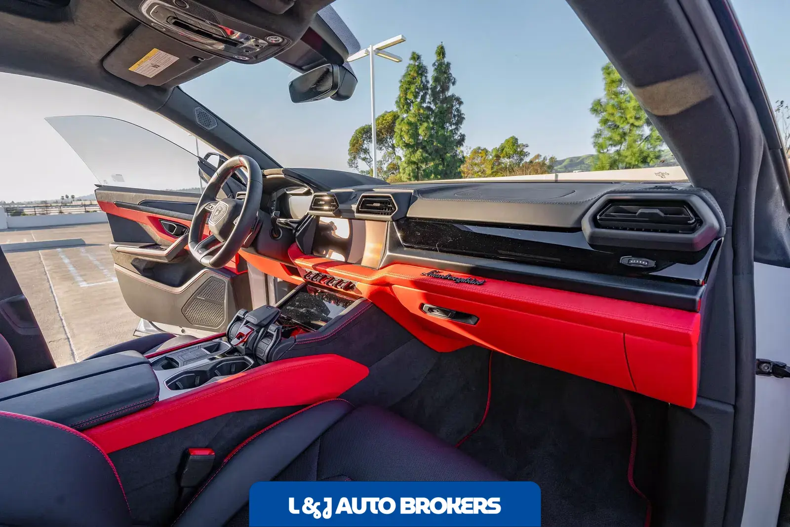 2025 Lamborghini Urus SE