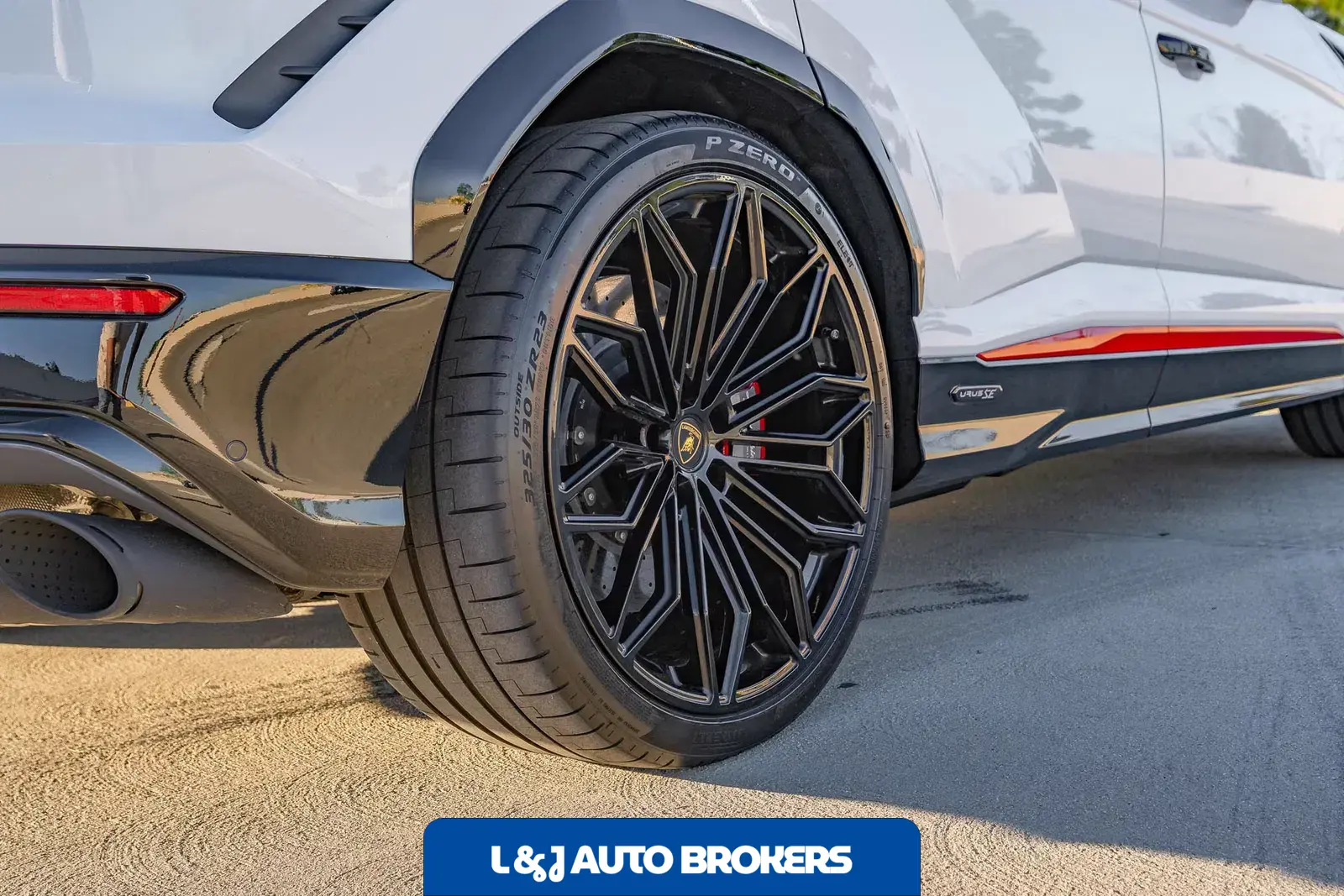 2025 Lamborghini Urus SE