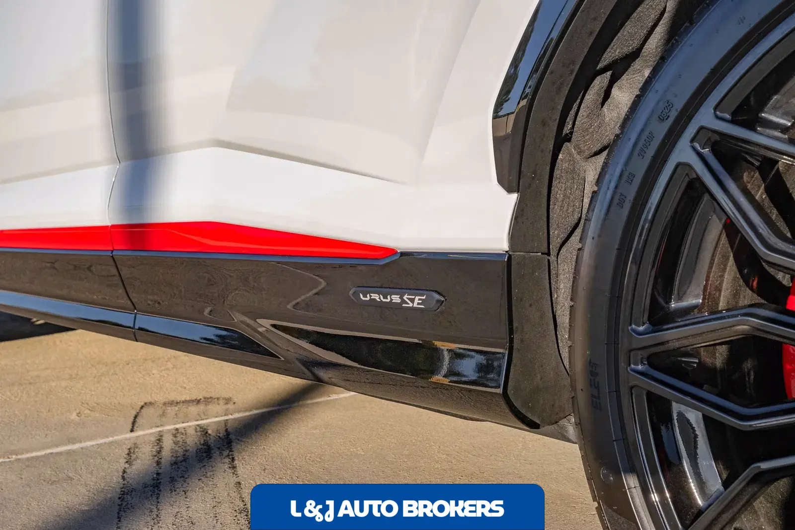 2025 Lamborghini Urus SE
