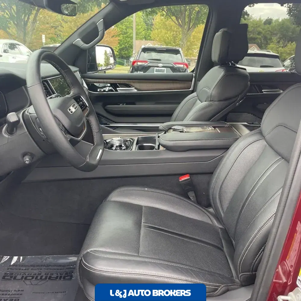 2024 Jeep Grand Wagoneer Base