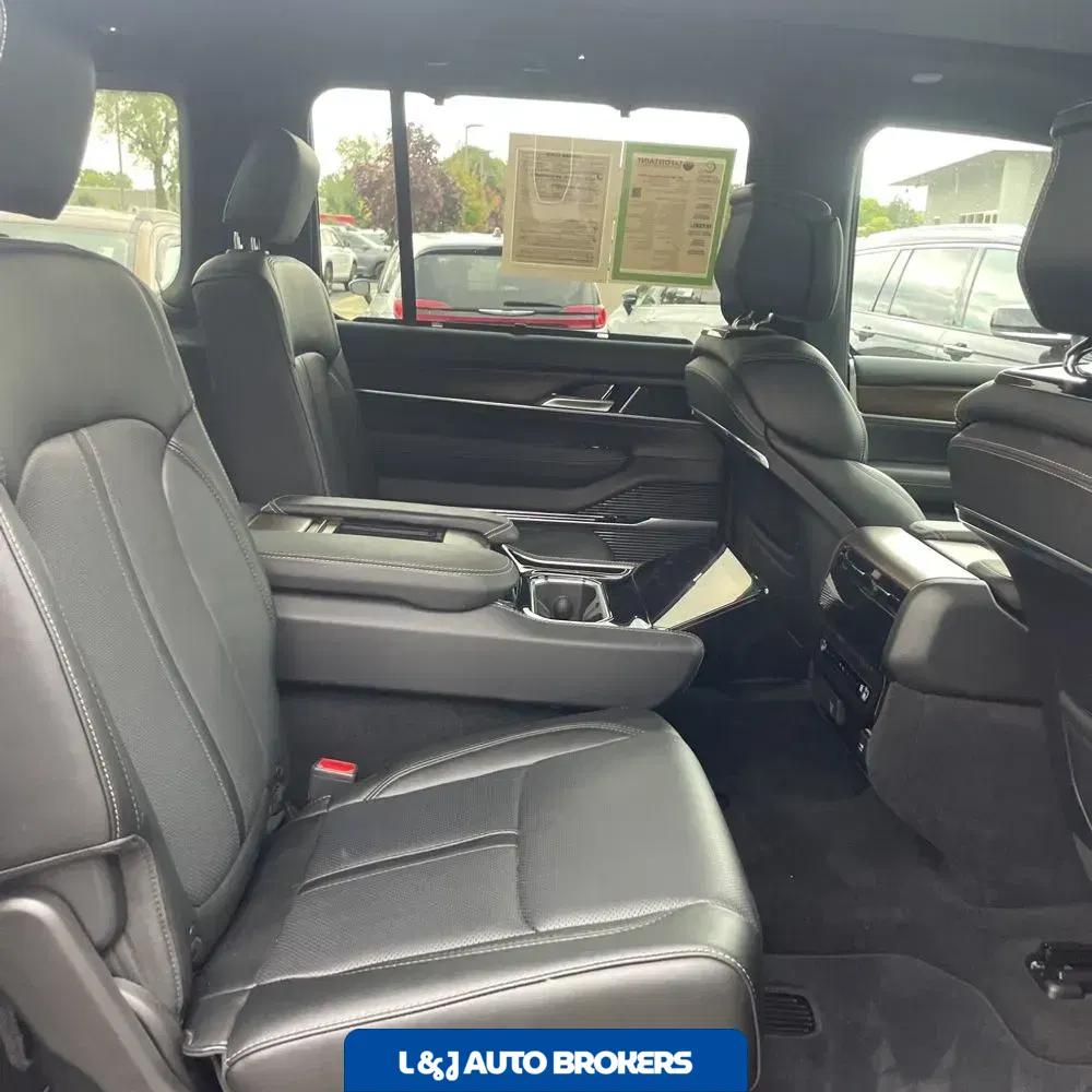 2024 Jeep Grand Wagoneer Base
