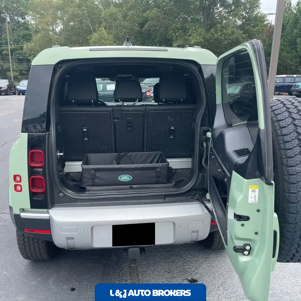 2023 Land Rover Defender 110 Standard
