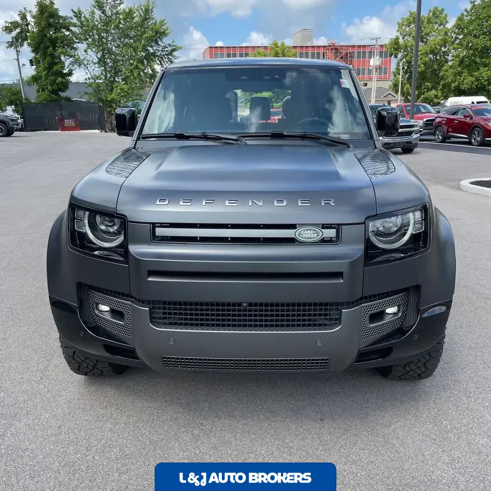 2024 Land Rover Defender 130 Outbound P400
