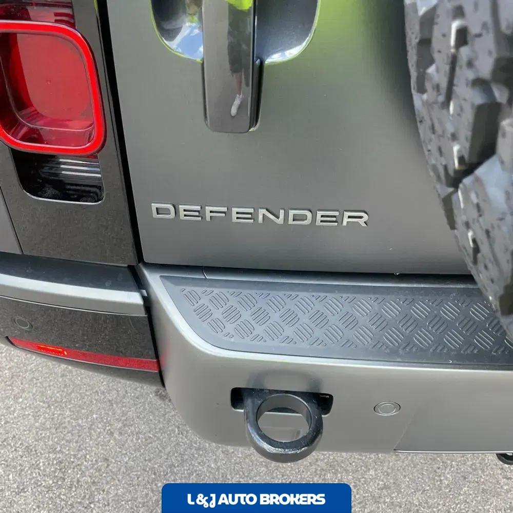 2024 Land Rover Defender 130 Outbound P400