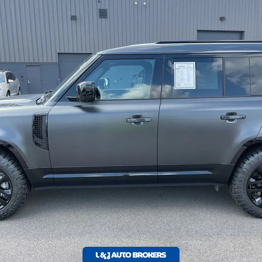 2024 Land Rover Defender 130 Outbound P400