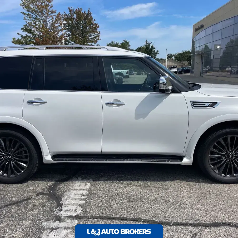 2024 INFINITI QX80 Premium Select