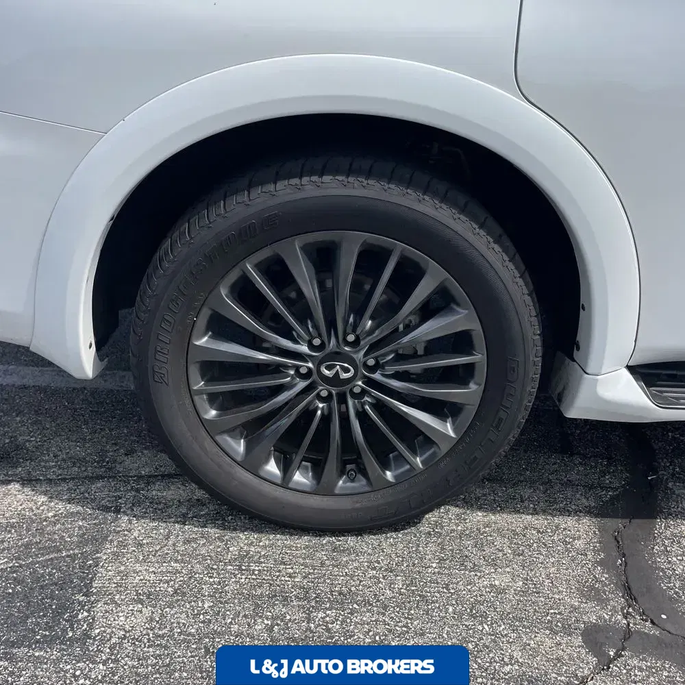 2024 INFINITI QX80 Premium Select