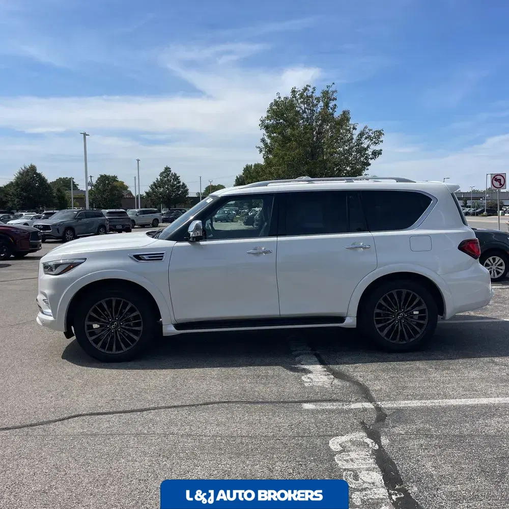 2024 INFINITI QX80 Premium Select