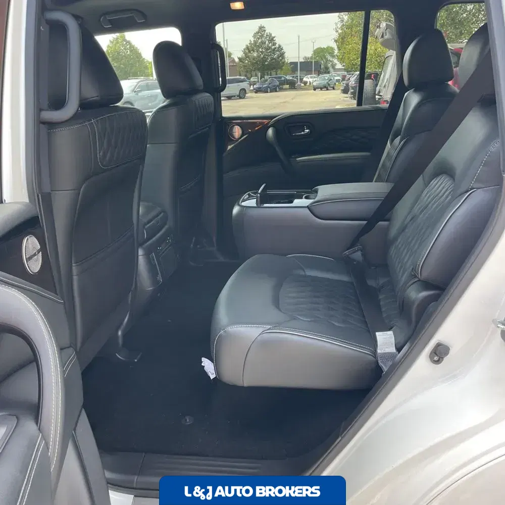 2024 INFINITI QX80 Premium Select