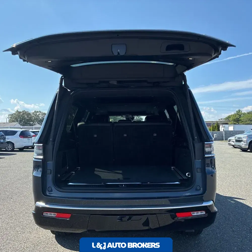 2023 Jeep Grand Wagoneer L Series II