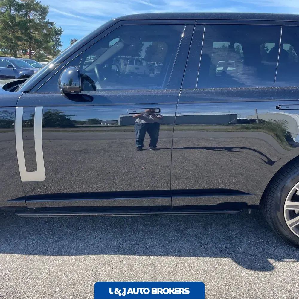 2023 Land Rover Range Rover P530 SE