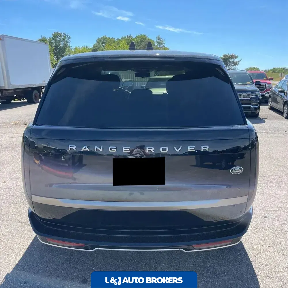 2023 Land Rover Range Rover P530 SE