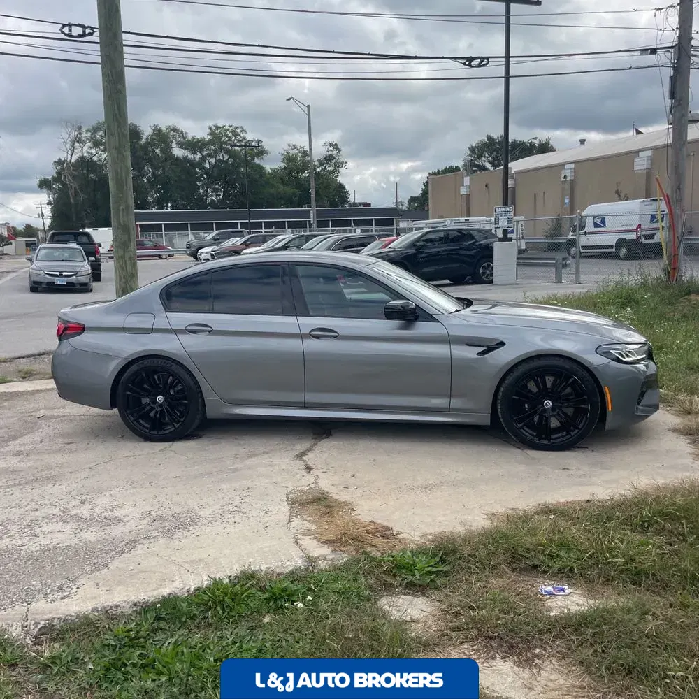 2023 BMW M5