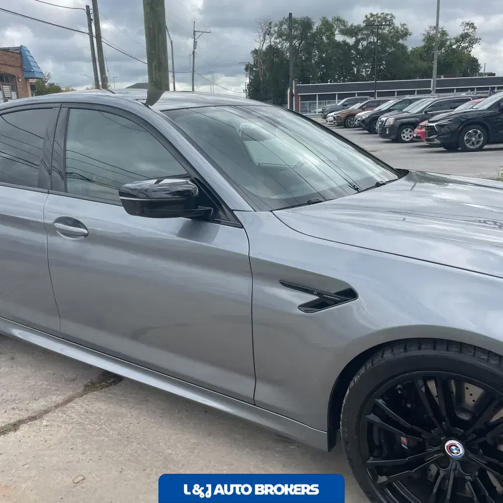 2023 BMW M5