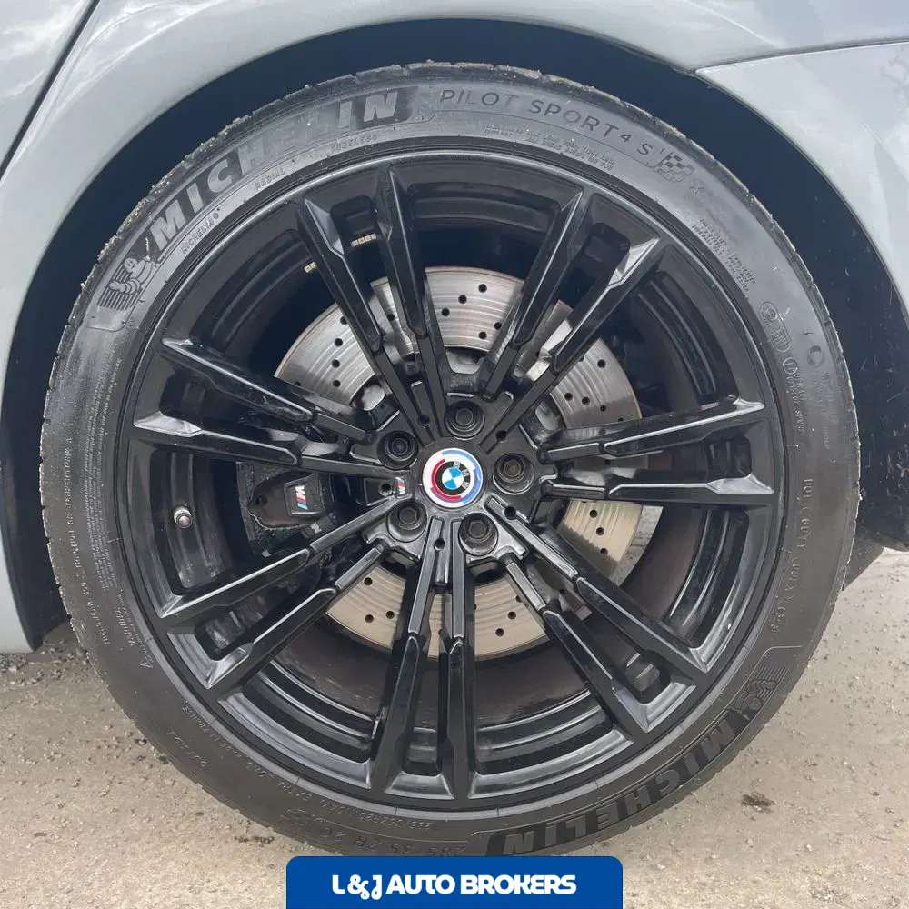 2023 BMW M5
