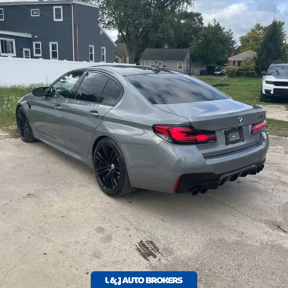 2023 BMW M5